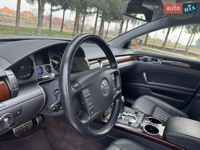 Седан Volkswagen Phaeton 2008 в Ровно