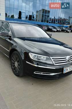 Volkswagen Phaeton  2011