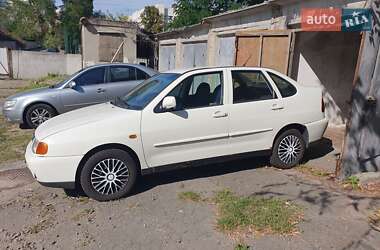 Volkswagen Polo  1999
