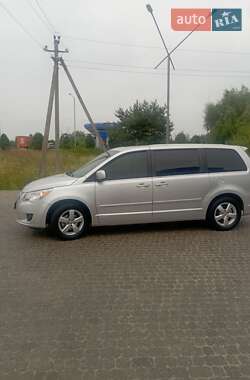 Volkswagen Routan 2010