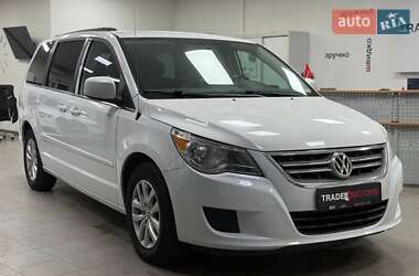 Volkswagen Routan  2013