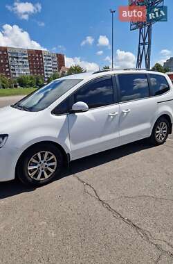 Volkswagen Sharan  2011