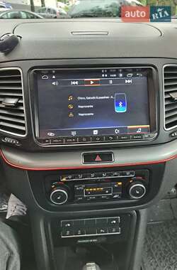 Volkswagen Sharan  2011