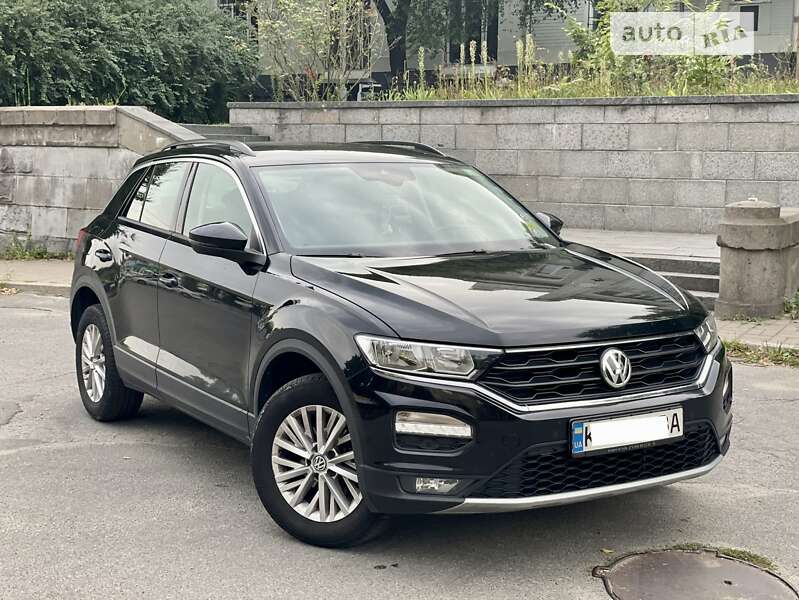 Легкові Volkswagen T-Roc