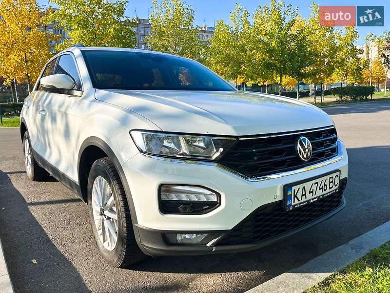 Внедорожник / Кроссовер Volkswagen T-Roc