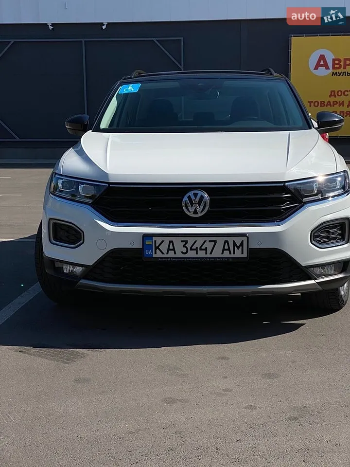 2019 Volkswagen T-Roc - фото 1