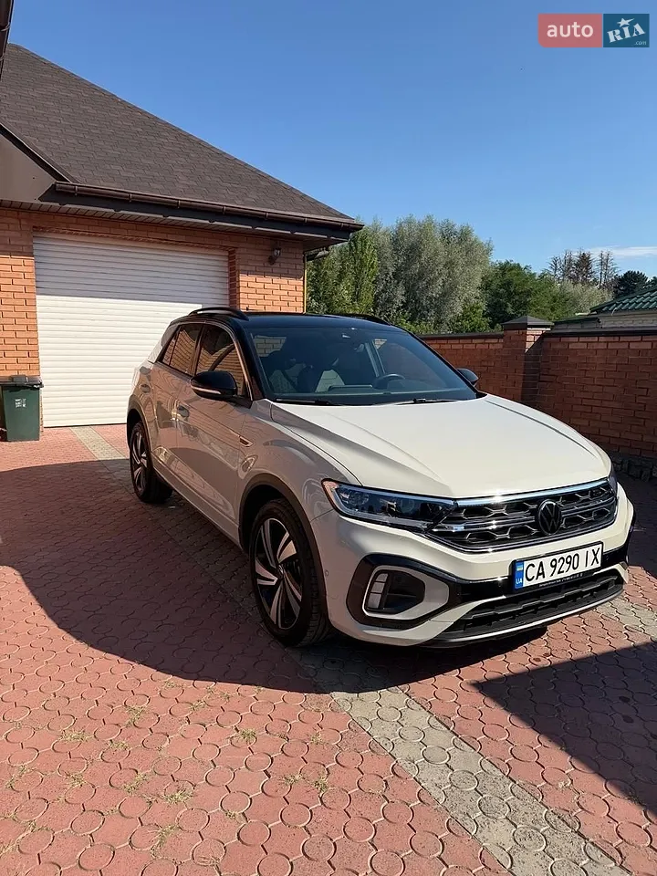 2023 Volkswagen T-Roc - фото 1