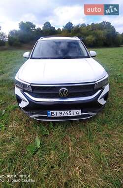 Volkswagen Taos  2022