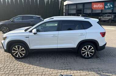 Volkswagen Taos  2021