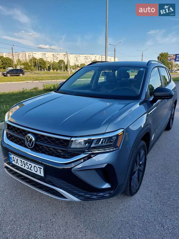 Внедорожник / Кроссовер Volkswagen Taos