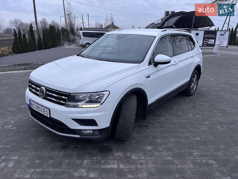 Легковые Volkswagen Tiguan Allspace