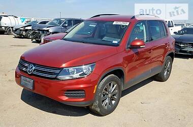 Volkswagen Tiguan S 2015