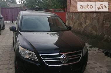 Volkswagen Tiguan  2010