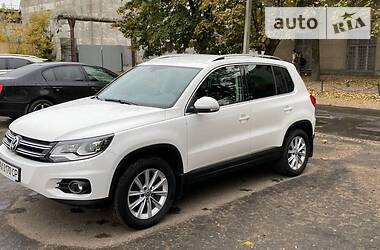 Volkswagen Tiguan  2011