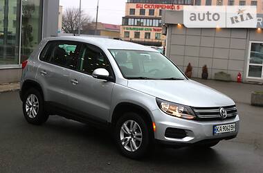 Volkswagen Tiguan 2.0 AT 2011