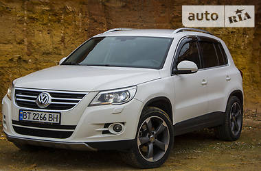 Volkswagen Tiguan  2011