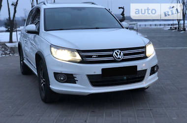 Volkswagen Tiguan   2015