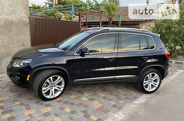 Volkswagen Tiguan   2012