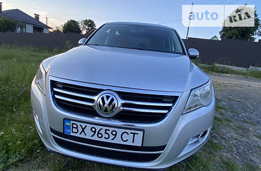 Volkswagen Tiguan  2010