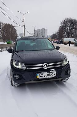 Volkswagen Tiguan  2012