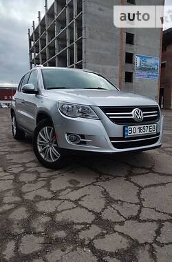 Volkswagen Tiguan  2011