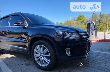 Volkswagen Tiguan  2012