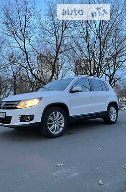 Volkswagen Tiguan  2012