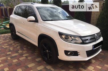 Volkswagen Tiguan R line Ofiicial 2012