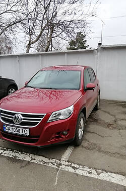 Volkswagen Tiguan  2010