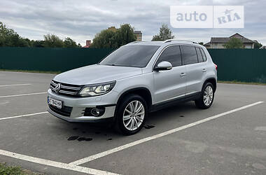 Volkswagen Tiguan  2012