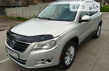 Volkswagen Tiguan  2010