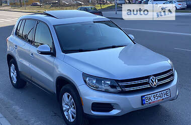 Volkswagen Tiguan  2012