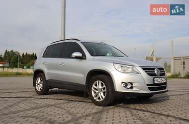 Volkswagen Tiguan  2011