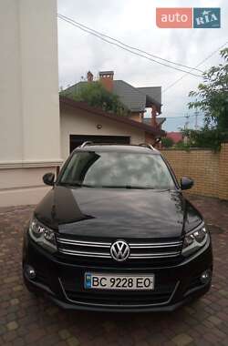 Volkswagen Tiguan  2012