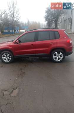Volkswagen Tiguan  2011