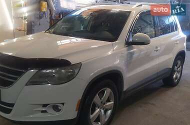 Volkswagen Tiguan  2010