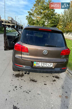 Volkswagen Tiguan  2012