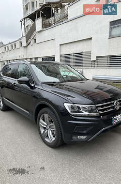 Volkswagen Tiguan  2020