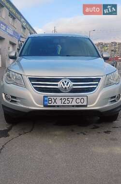 Volkswagen Tiguan  2011