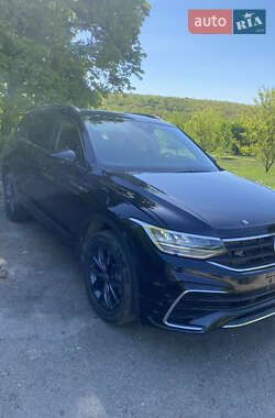 Volkswagen Tiguan  2021