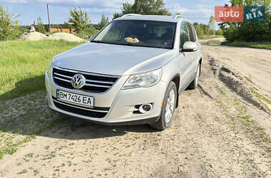 Volkswagen Tiguan  2010