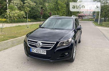 Volkswagen Tiguan  2010