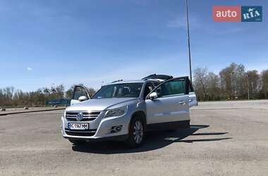 Volkswagen Tiguan  2010