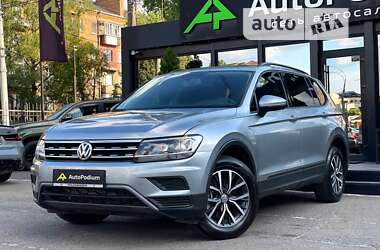 Volkswagen Tiguan  2021