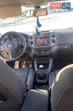 Volkswagen Tiguan  2011