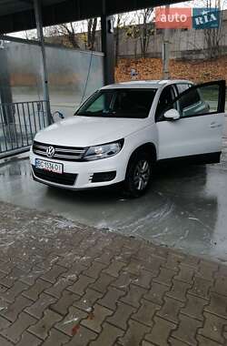 Volkswagen Tiguan  2011