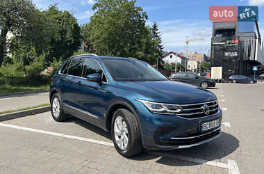 Volkswagen Tiguan  2021