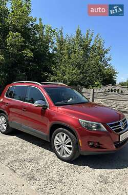 Volkswagen Tiguan  2011