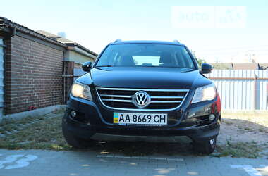 Volkswagen Tiguan  2011
