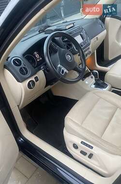 Volkswagen Tiguan  2013
